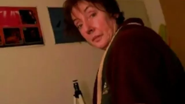 Chồng mua dưa trong số âm hộ của cô, sau khi quan hệ tình dục. phim hot xx