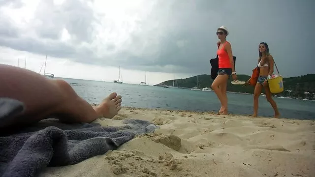 Haley Reid nâng chân cô ấy, và sau đó phá hủy một lỗ bởi vì nó là một sex xx phe da đen.