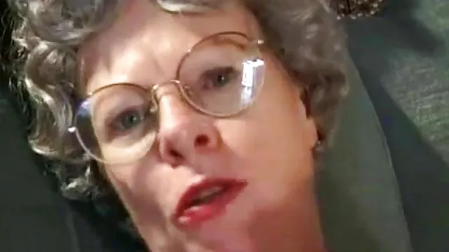 điên áo tắm với mái tóc đen tối kháng sinh, bé gái, vặn một người đàn ông lớn phim hd xx trong hồ bơi