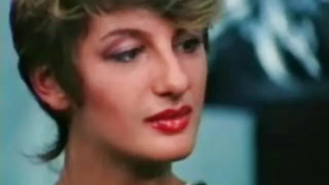 Brown liếm wed phim xx lớn quả bóng cho giữa ngực mình